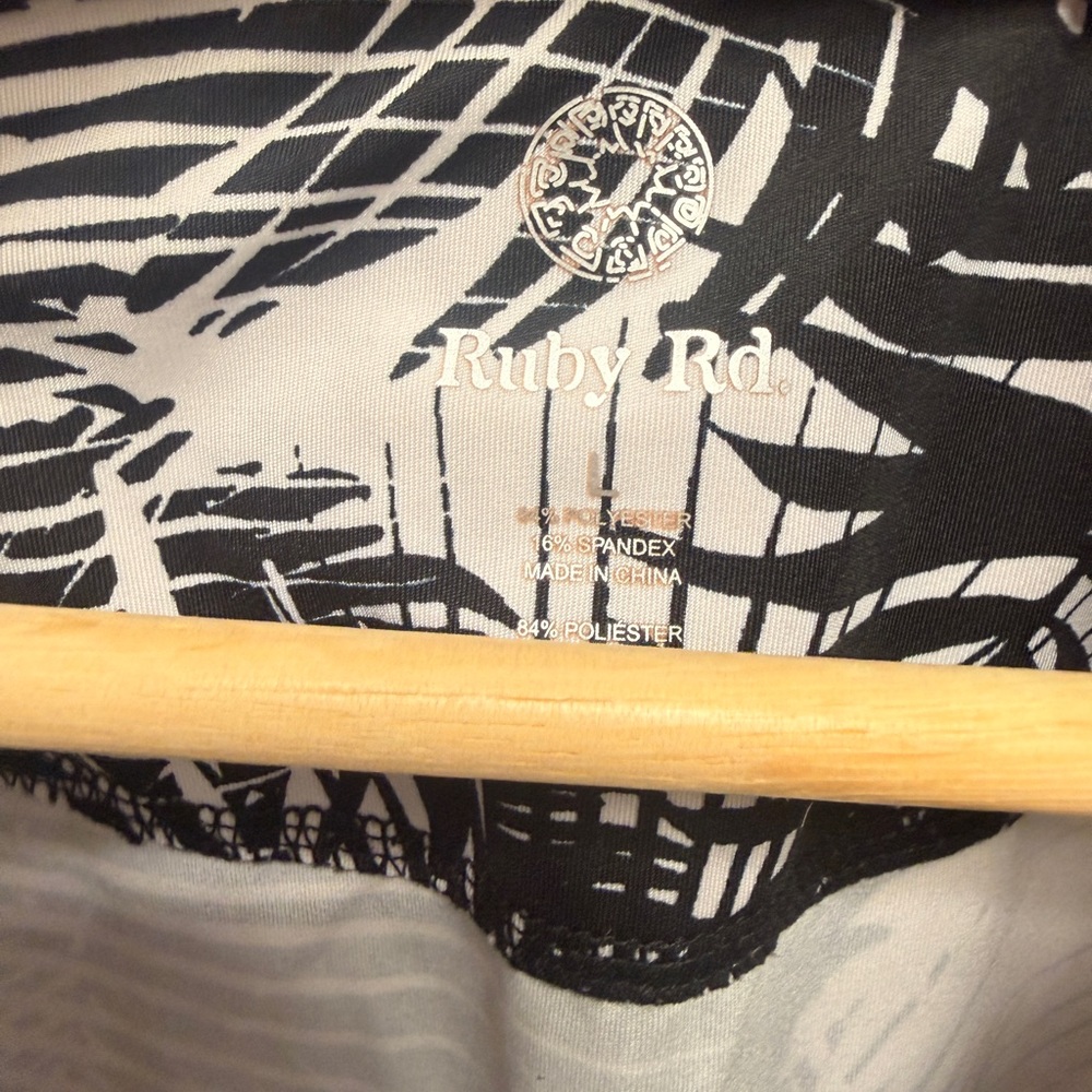 Ruby Rd. Monochrome Leaf Pattern Top - Picture 3 of 3